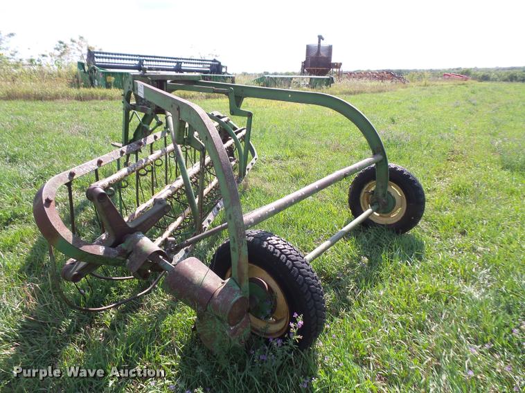 image for item DC5385 John Deere side delivery hay rake