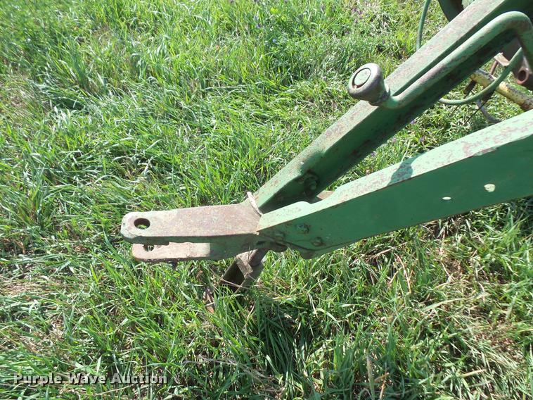image for item DC5385 John Deere side delivery hay rake