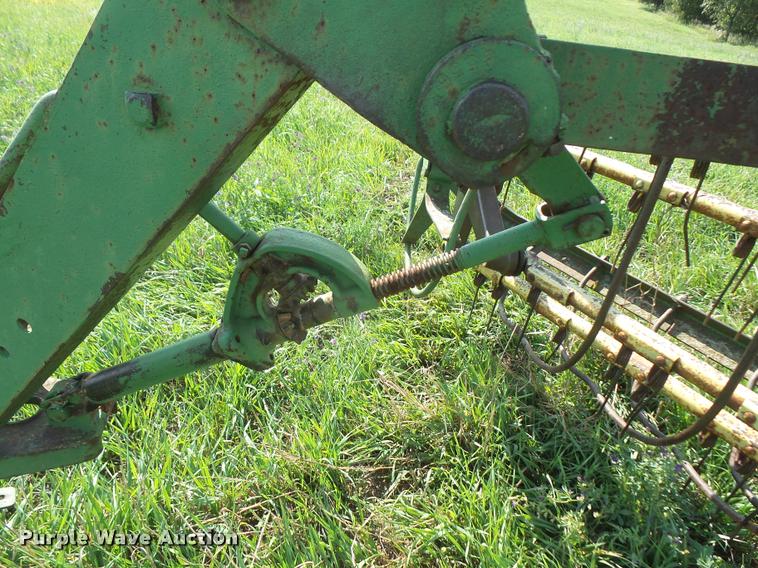 image for item DC5385 John Deere side delivery hay rake