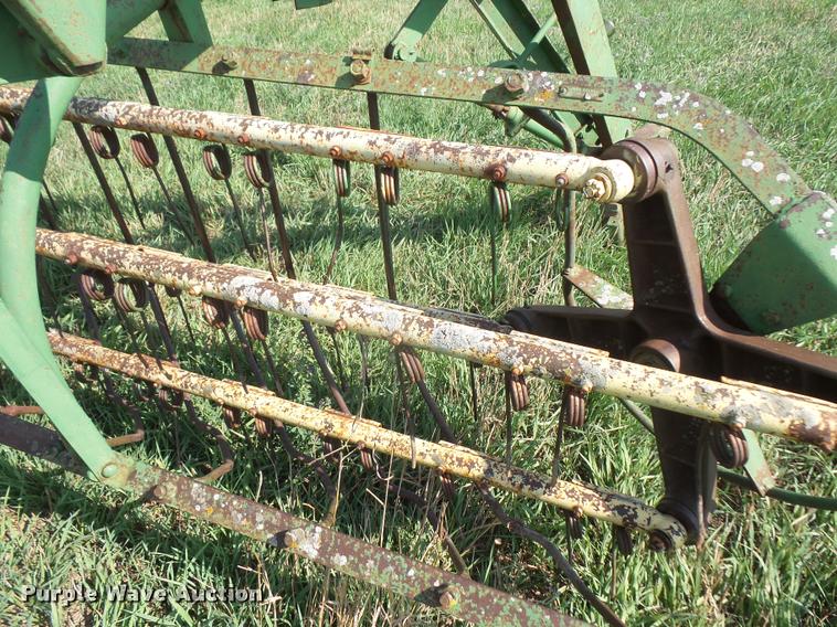 image for item DC5385 John Deere side delivery hay rake