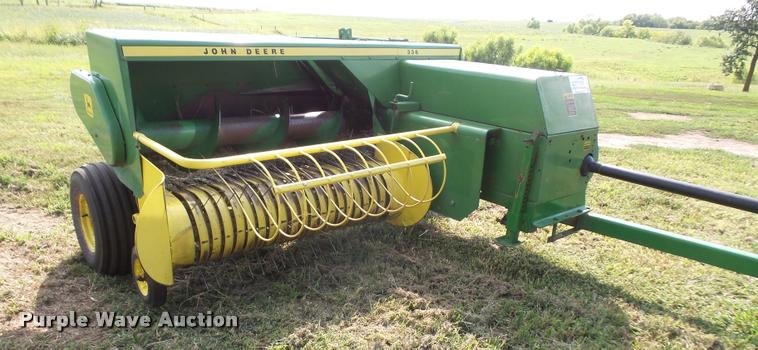 image for item DC5388 1975 John Deere 336 small square baler