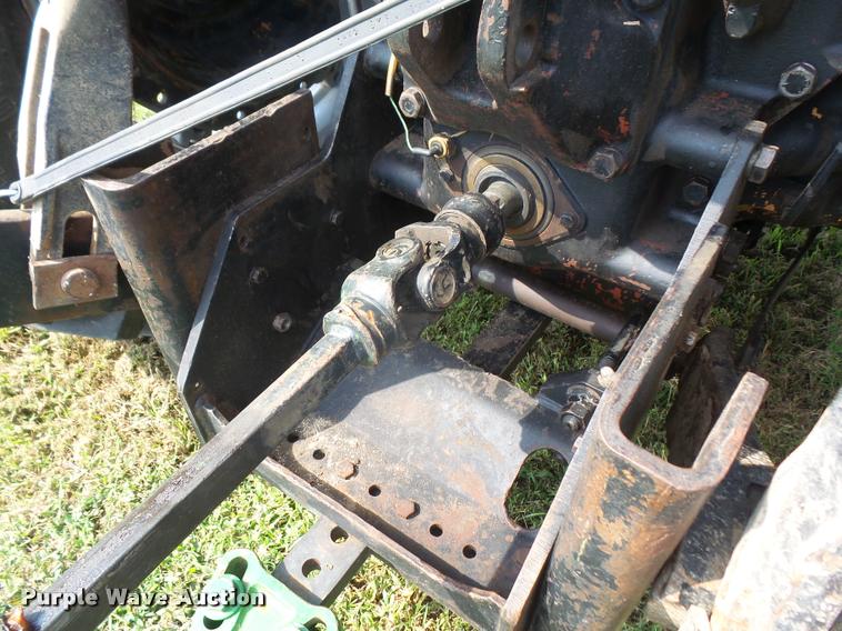 image for item DC5388 1975 John Deere 336 small square baler