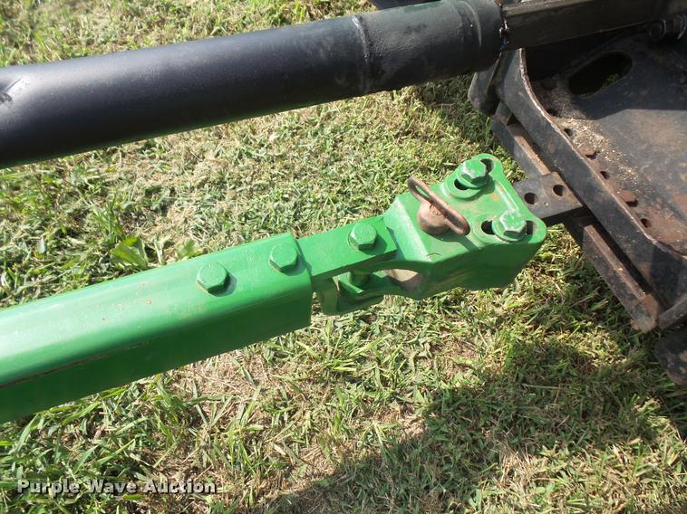 image for item DC5388 1975 John Deere 336 small square baler