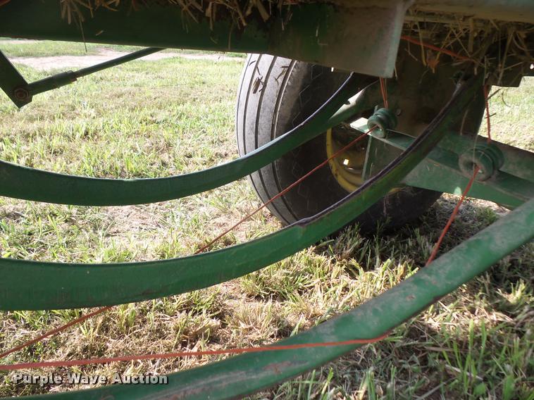 image for item DC5388 1975 John Deere 336 small square baler