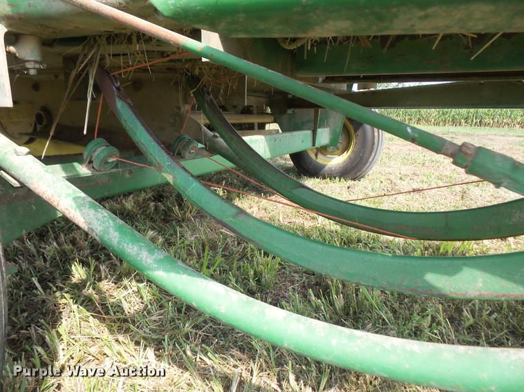 image for item DC5388 1975 John Deere 336 small square baler