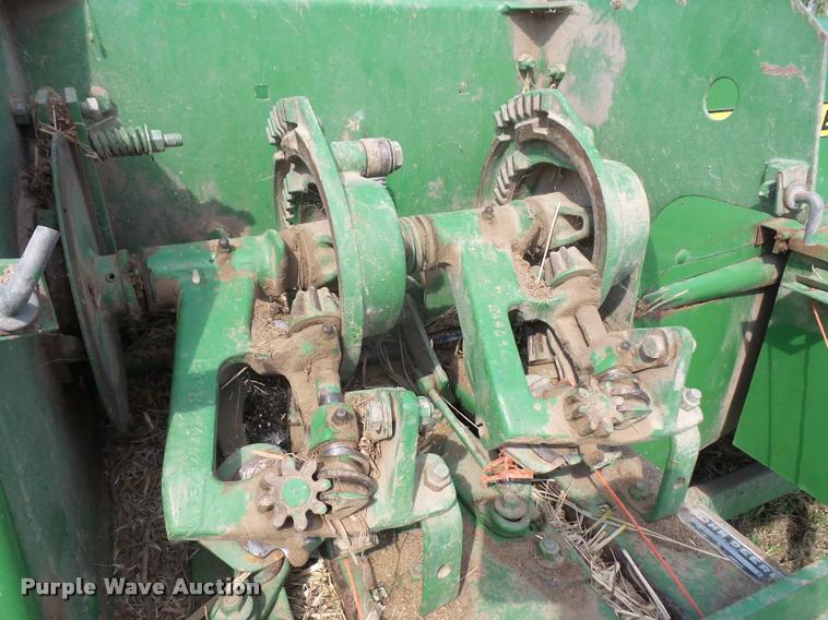 image for item DC5388 1975 John Deere 336 small square baler