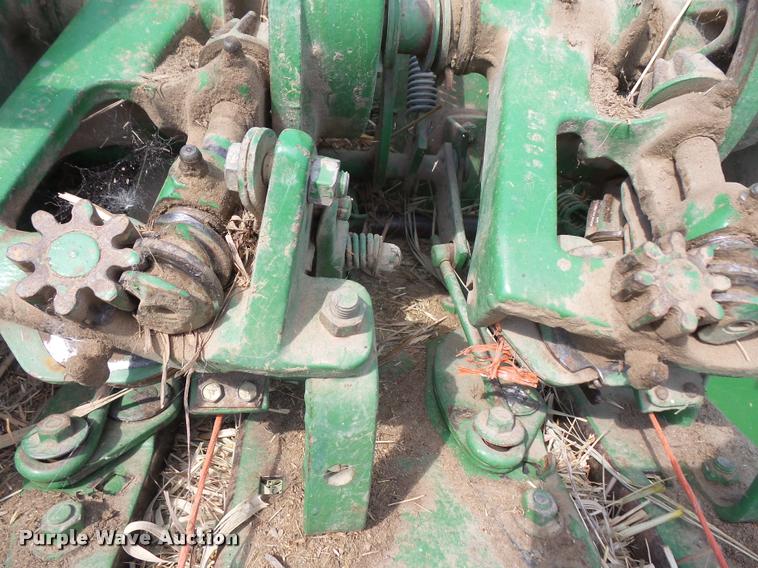 image for item DC5388 1975 John Deere 336 small square baler