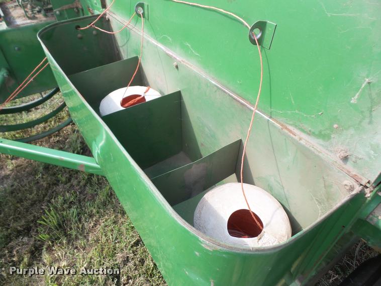 image for item DC5388 1975 John Deere 336 small square baler