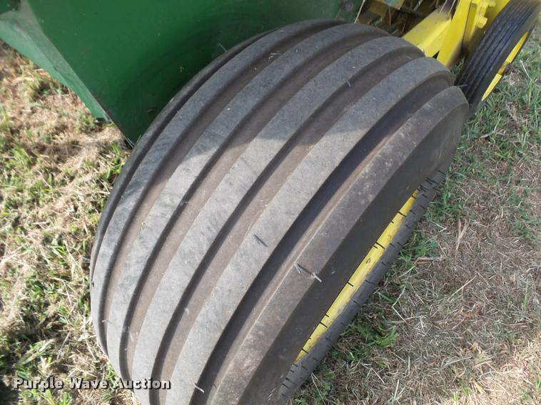 image for item DC5388 1975 John Deere 336 small square baler