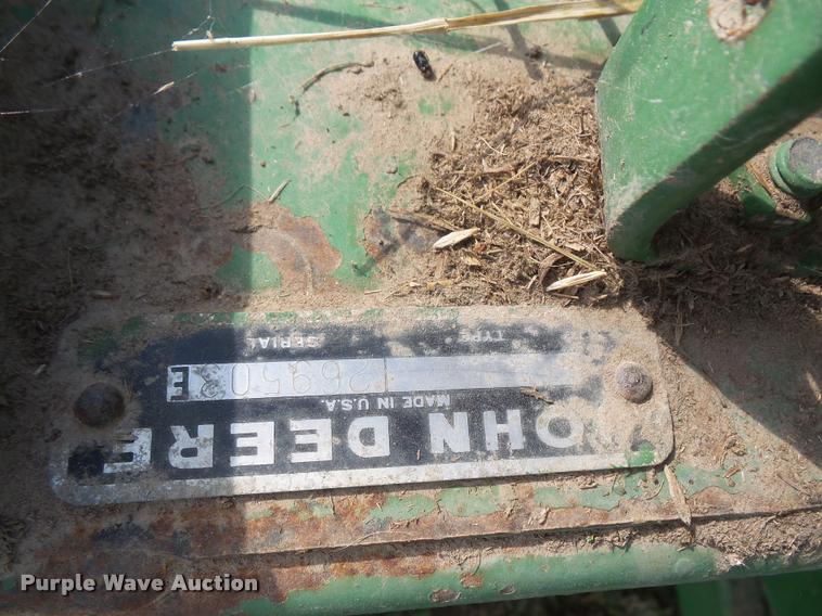 image for item DC5388 1975 John Deere 336 small square baler