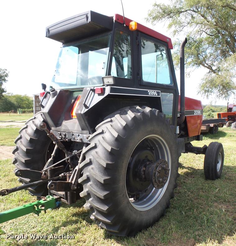 image for item DC5389 1988 Case IH 2096 tractor
