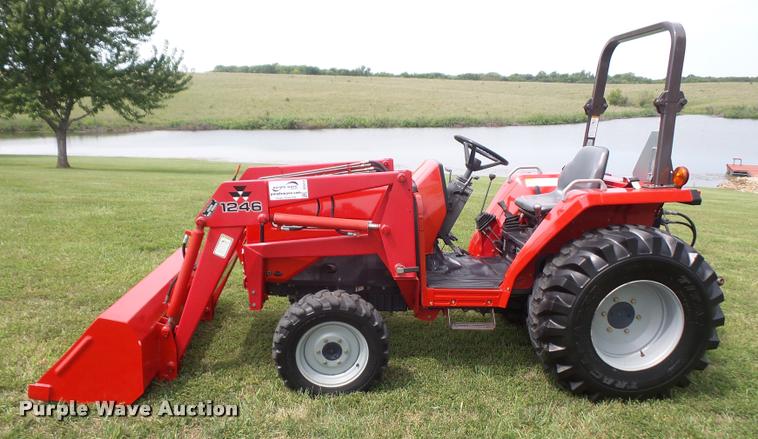 image for item DC5412 2000 Massey-Ferguson 1240 MFWD tractor