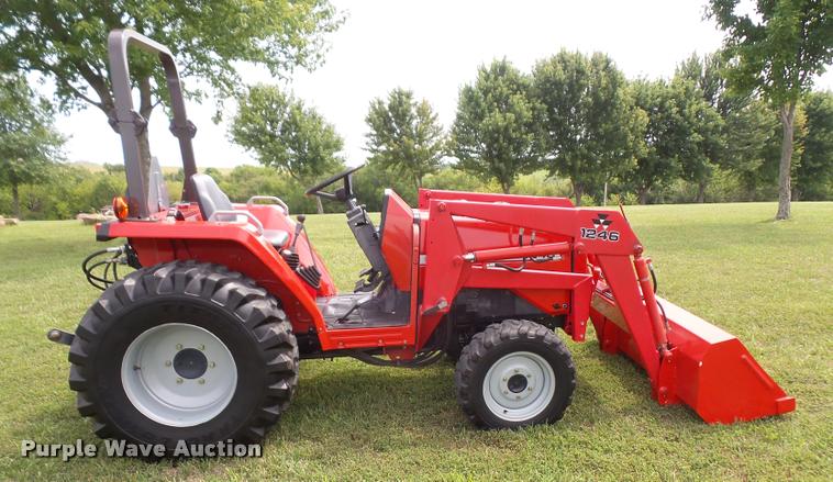 image for item DC5412 2000 Massey-Ferguson 1240 MFWD tractor
