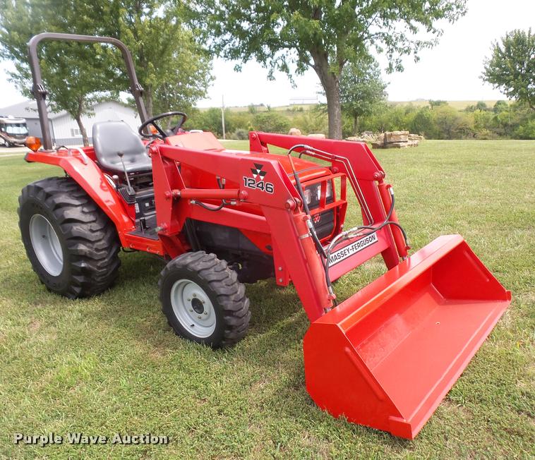 image for item DC5412 2000 Massey-Ferguson 1240 MFWD tractor
