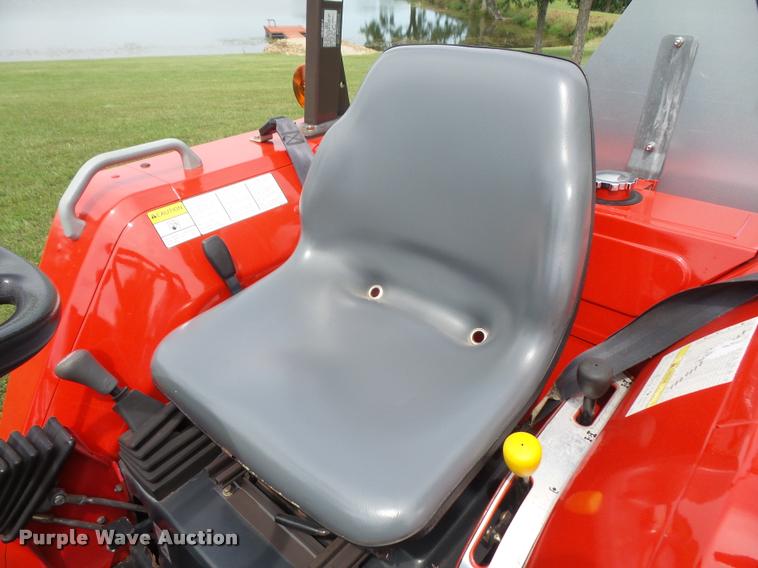 image for item DC5412 2000 Massey-Ferguson 1240 MFWD tractor