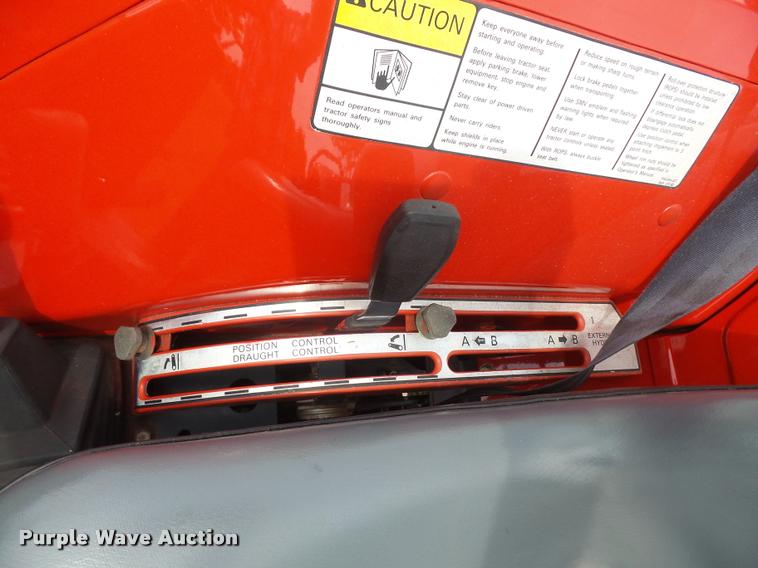 image for item DC5412 2000 Massey-Ferguson 1240 MFWD tractor