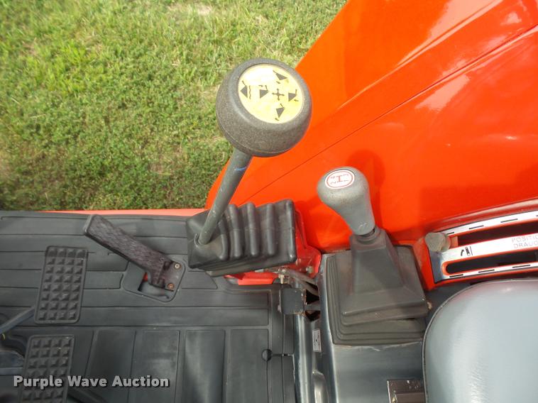 image for item DC5412 2000 Massey-Ferguson 1240 MFWD tractor