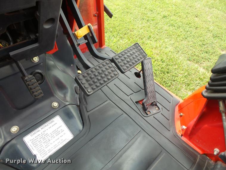 image for item DC5412 2000 Massey-Ferguson 1240 MFWD tractor