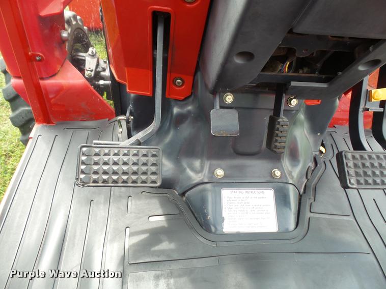 image for item DC5412 2000 Massey-Ferguson 1240 MFWD tractor