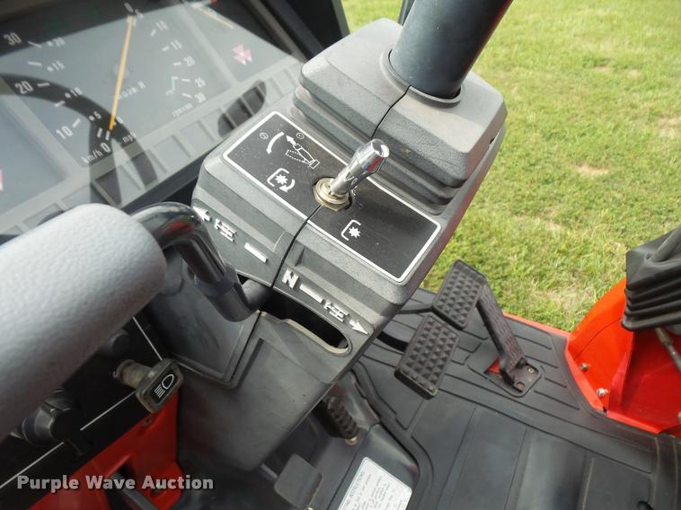 image for item DC5412 2000 Massey-Ferguson 1240 MFWD tractor