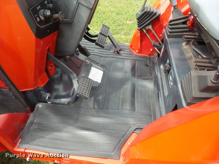 image for item DC5412 2000 Massey-Ferguson 1240 MFWD tractor