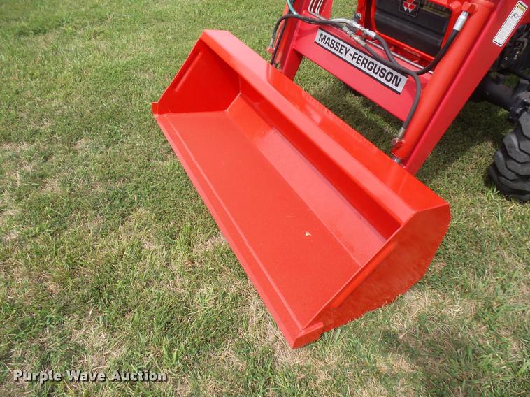 image for item DC5412 2000 Massey-Ferguson 1240 MFWD tractor