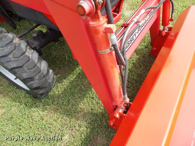 image for item DC5412 2000 Massey-Ferguson 1240 MFWD tractor