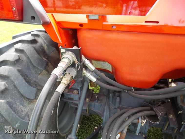 image for item DC5412 2000 Massey-Ferguson 1240 MFWD tractor