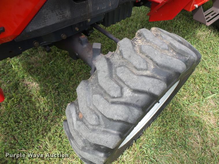 image for item DC5412 2000 Massey-Ferguson 1240 MFWD tractor