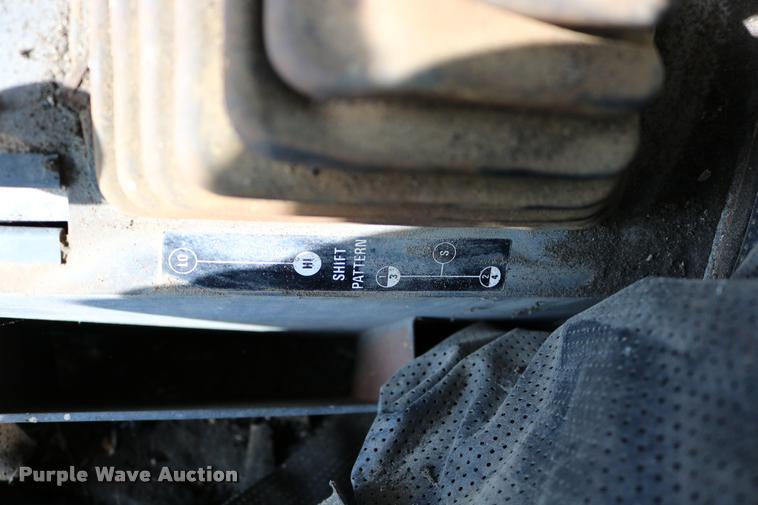 image for item DD0236 1977 Gleaner L2 combine