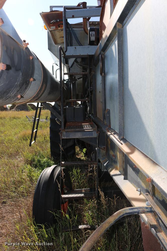image for item DD0236 1977 Gleaner L2 combine