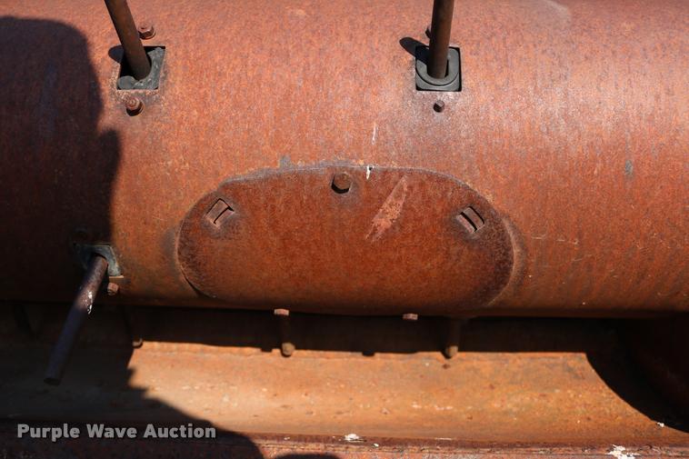 image for item DD0236 1977 Gleaner L2 combine