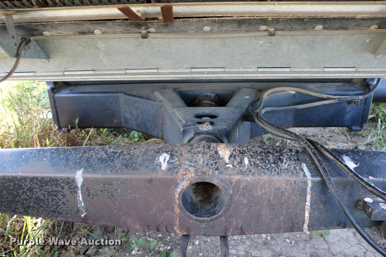 image for item DD0236 1977 Gleaner L2 combine