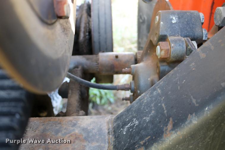 image for item DD0236 1977 Gleaner L2 combine