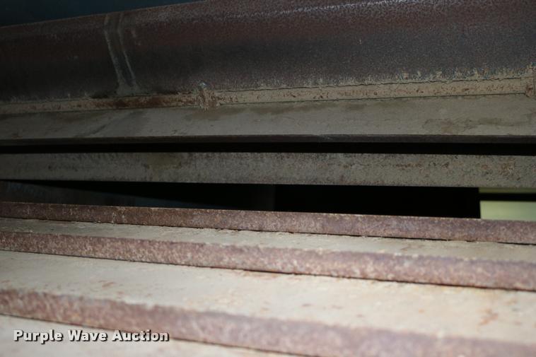 image for item DD0236 1977 Gleaner L2 combine