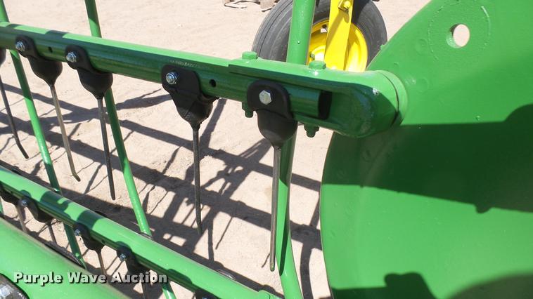 image for item DE9669 John Deere side delivery hay rake
