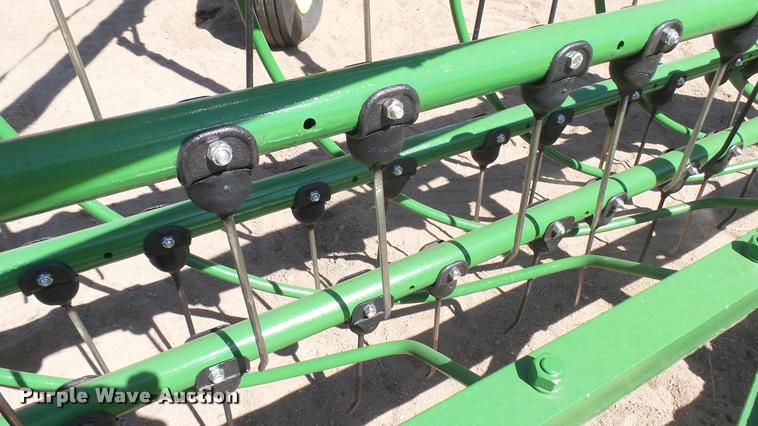 image for item DE9669 John Deere side delivery hay rake