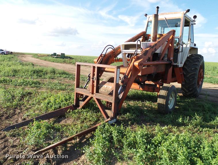 image for item DG9988 1975 Case 1070 tractor