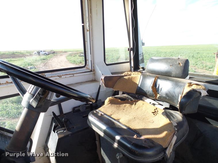 image for item DG9988 1975 Case 1070 tractor