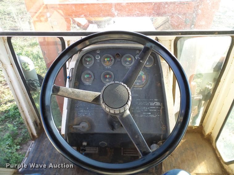 image for item DG9988 1975 Case 1070 tractor