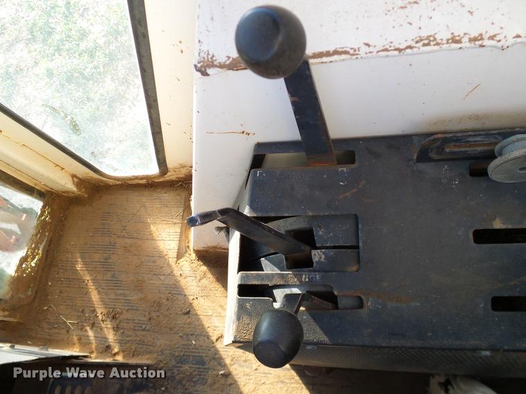 image for item DG9988 1975 Case 1070 tractor