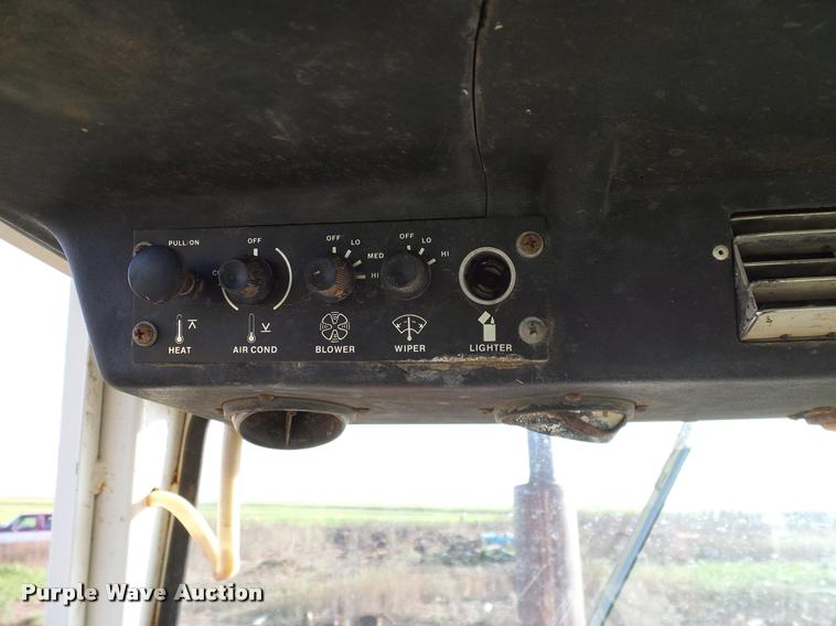 image for item DG9988 1975 Case 1070 tractor