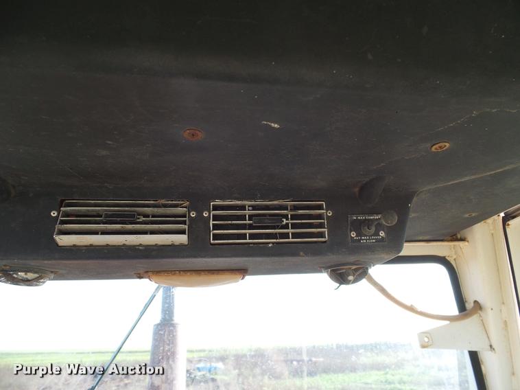 image for item DG9988 1975 Case 1070 tractor