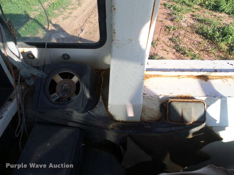 image for item DG9988 1975 Case 1070 tractor