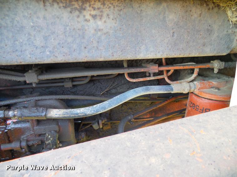 image for item DG9988 1975 Case 1070 tractor