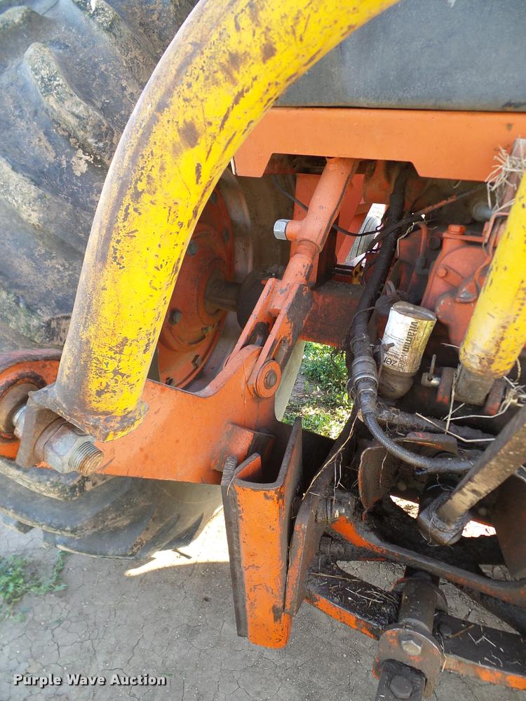 image for item DG9988 1975 Case 1070 tractor