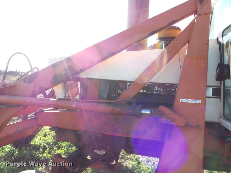 image for item DG9988 1975 Case 1070 tractor