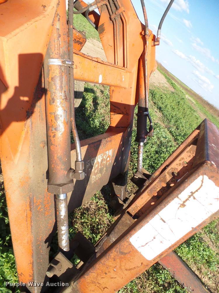 image for item DG9988 1975 Case 1070 tractor