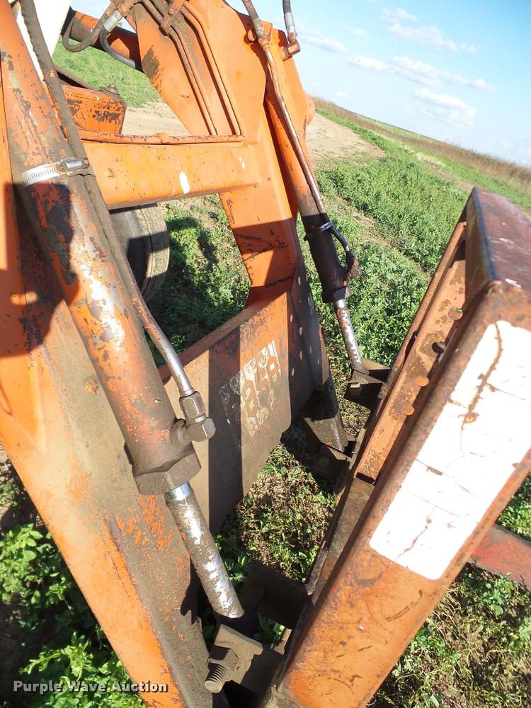 image for item DG9988 1975 Case 1070 tractor