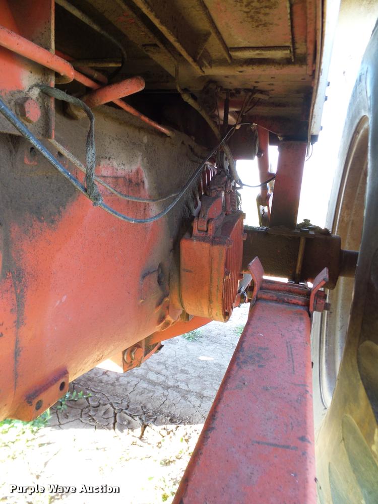 image for item DG9988 1975 Case 1070 tractor